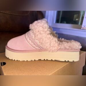 UGG Disquette Atherson Rose size 8